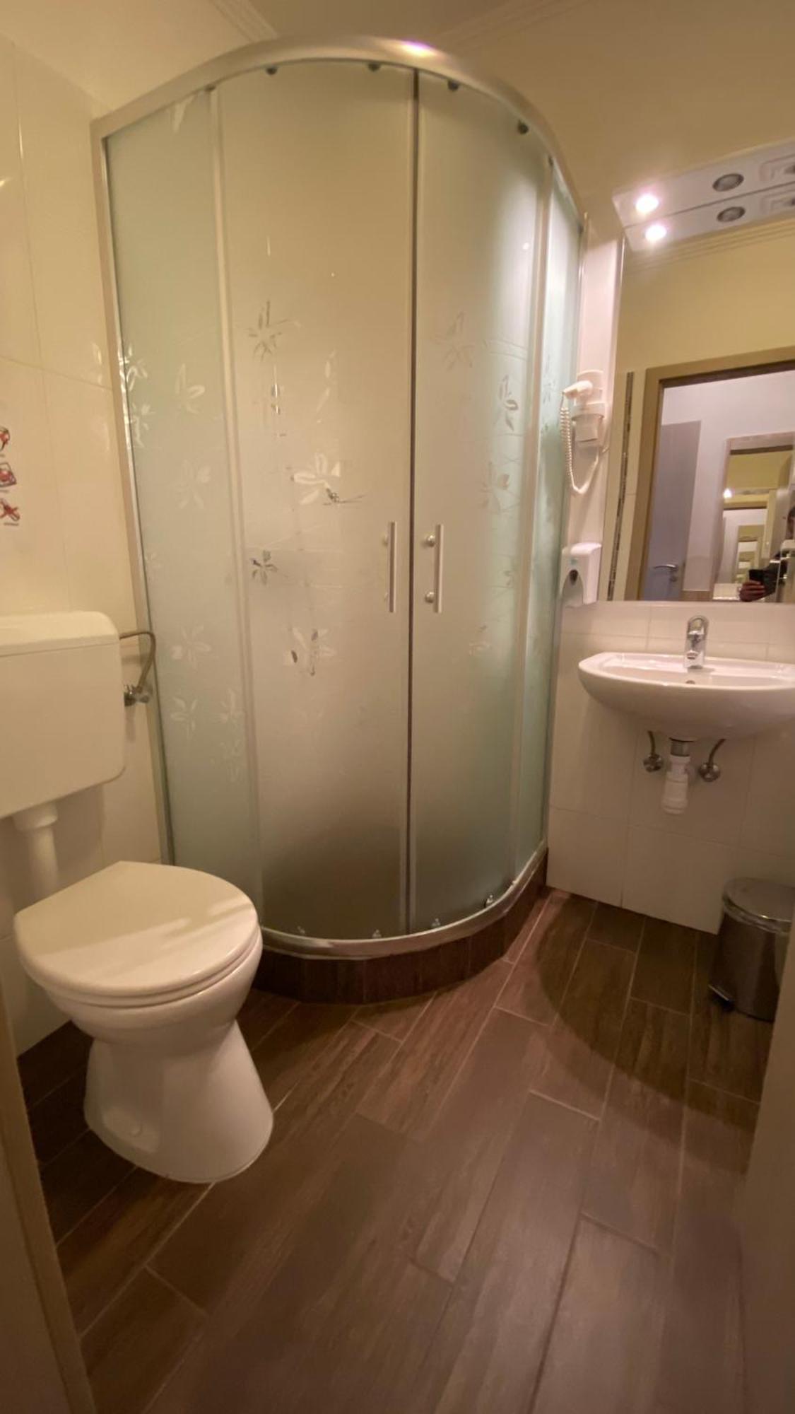 Levendula Vendeghaz Hotel Gyor Luaran gambar